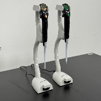 Gilson Pipetman Concept Digital Single Channel Pipettes w/ Charging Stand - Quantity 2 image 0